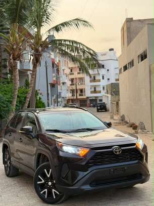 TOYOTA RAV4 LE  Année : 2019 image 2