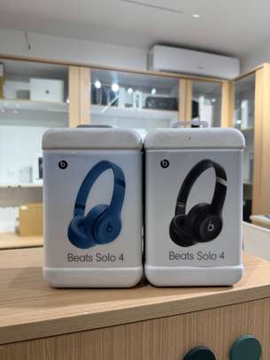 Beats Solo 4 image 2
