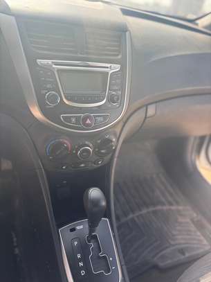 HYUNDAI ACCENT image 8