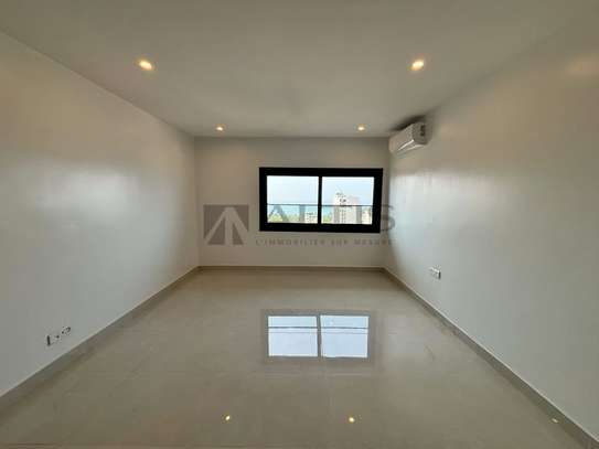 APPARTEMENT F5 HAUT STANDING - HAUT PLATEAU image 12