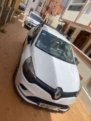 A vendre Renault clio 4 année 2018 image 6