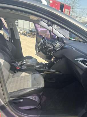 Peugeot 2008 Année 2016  Diesel  Moteur 1.6 image 6