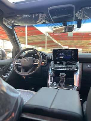 Toyota land cruiser VX image 7