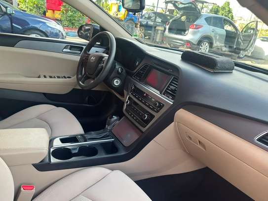 Hyundai sonata image 9