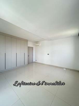 Appartement F4 à louer à Mermoz image 12