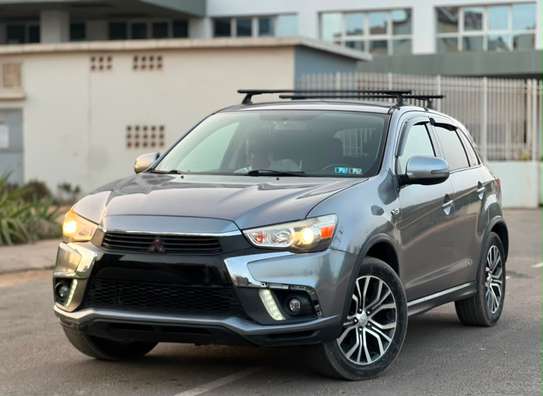 Mitsubishi outlander image 2