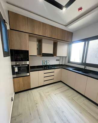 RESIDENCE SEVEN image 9
