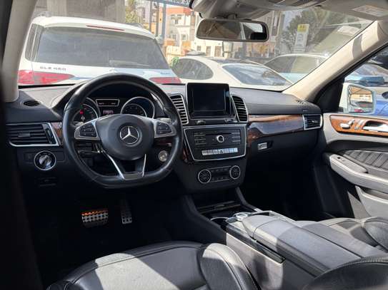 Mercedes GLE 400 2016 SUV blanc spacieux performant image 9