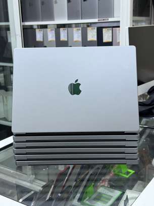 MacBook Pro 2021 M1 Pro 32go ram 16 pouce image 4