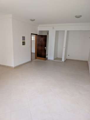 Immeuble R+6 à louer aux almadies image 15