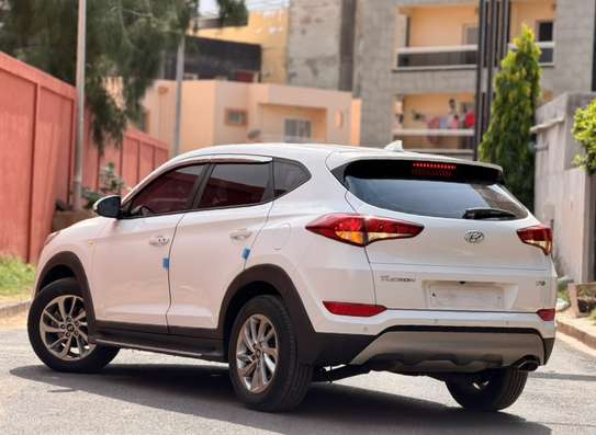 Hyundai tucson image 3