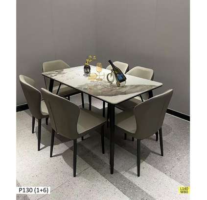 Table à manger 6 chaises effet marbre image 3