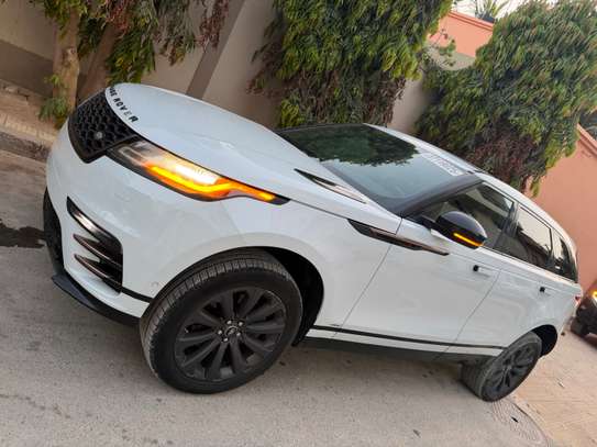Range Rover velar image 2