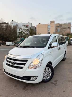 Hyundai starex image 2