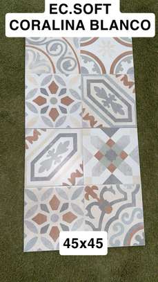AT.CLASSIC Mix carrelage 45x45 noir et blanc design image 3