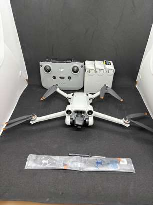 DJI MINI 3 (fly more combo ) image 3