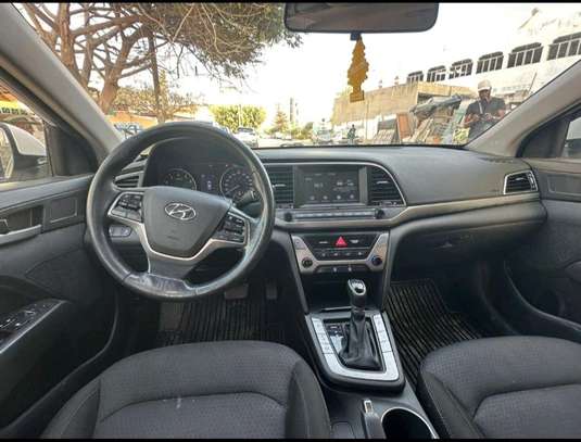 Huyndai Elantra 2017 image 7