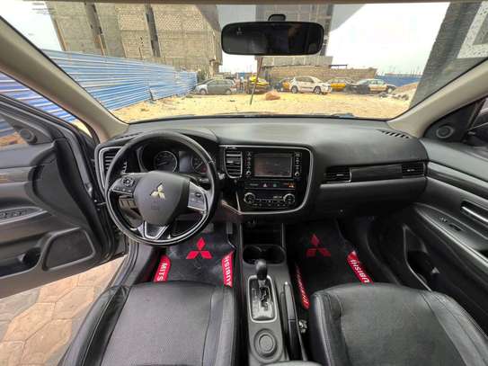 Mitsubishi Outlander SEL image 5
