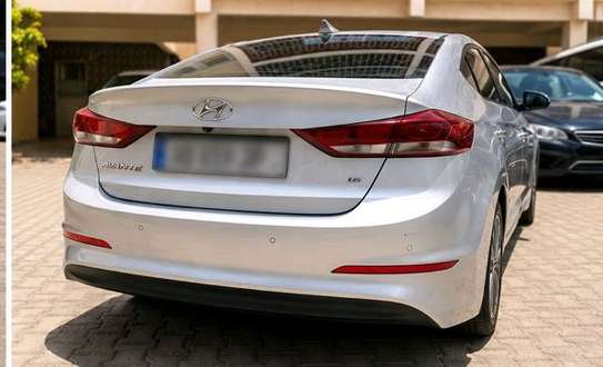 Hyundai Avante New Modèle image 4