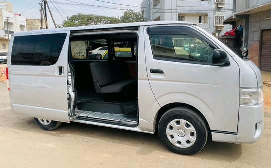 Toyota hiac Automatic Diasel image 7
