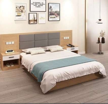 Lits et tables de chevet image 3