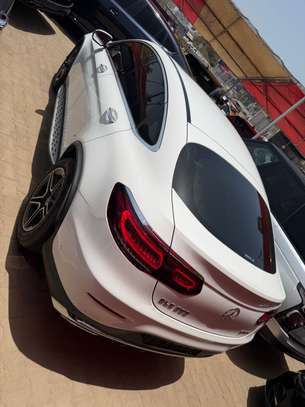Mercedes-Benz GLC 300 image 9