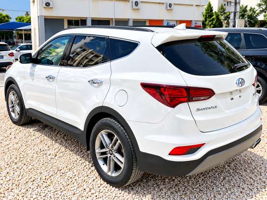 Hyundai Santa Fe Limited image 3