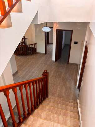 grande villa image 2
