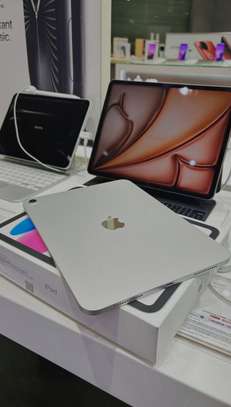 iPad A16 image 5