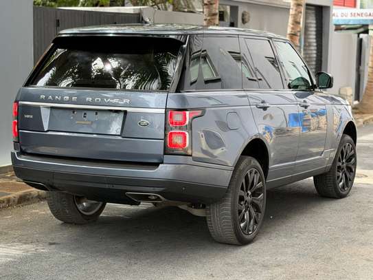 Range Rover HSE luxury image 3