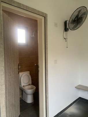 CHAMBRES AVEC SALLE DE BAIN SEMI-EQUIPEES image 2