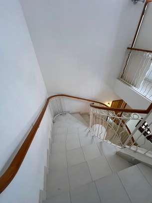 MAISON à VENDRE à NGOR VIRAGE image 6