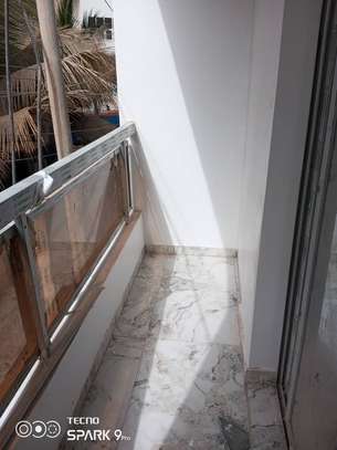 Appartement Neuf de 2 Chambres à Louer au Sud Foire image 13