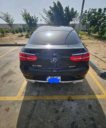 Mercedes-benz glc-300 image 5