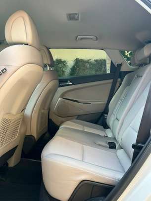Hyundai tucson image 10