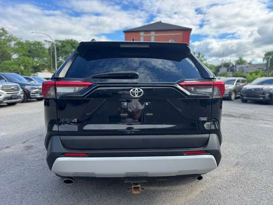 Toyota RAV 4 2019 image 13