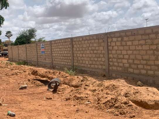 ESPACE CLOTURE 1300 M2 A LOUER A MBODIENE RTE DE TIVAOUANE image 4