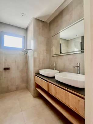 Appartement à louer à mermoz au 3e etage image 2