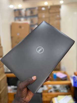 Dell Latitude 5400 image 2
