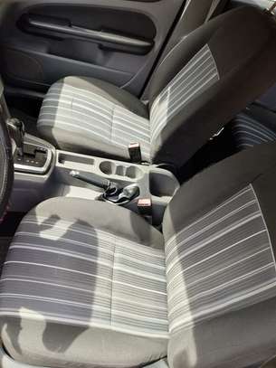 Ford focus 2011 image 2