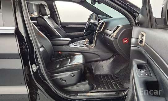 Jeep Grand Cherokee 2017 full options image 10