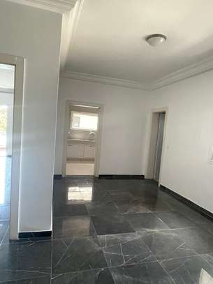 Appartement F4 à louer au Point E image 11
