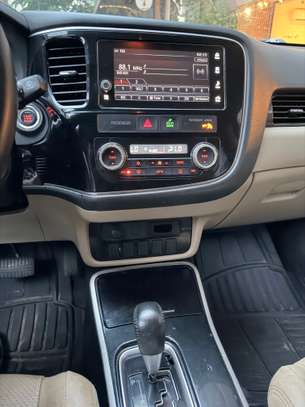 Mitsubishi Outlander 2017 image 7