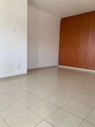 Appartement à louer 4 chambres aux plateaux image 10
