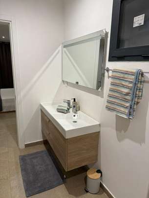 Appartement F2 meublé avec jardin aux Almadies image 7