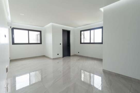 F5 de 285 m² au 9ᵉ et dernier étage – Mamelles image 8