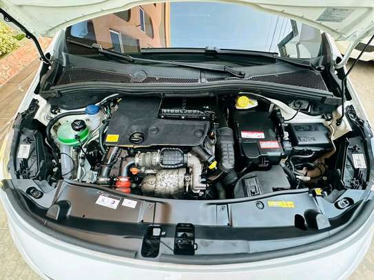 Peugeot 2008 2018 image 13