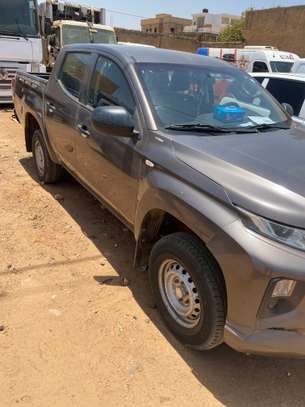 Mitsubishi L200 2022 image 12
