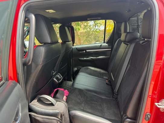 Hilux alta gama motor V6 gasolina image 8