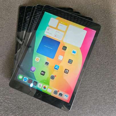 iPad 9th gene 64g image 6